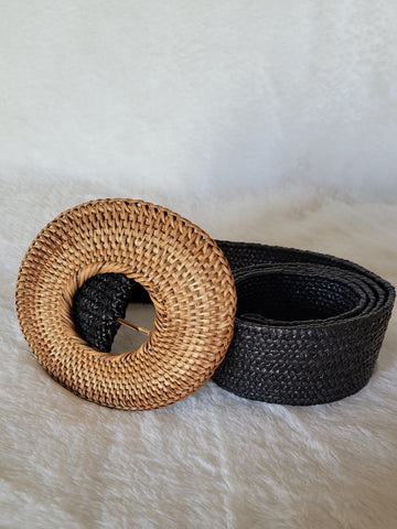 Oversized buckle stretch straw belt