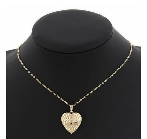 Heart shape pendant necklace