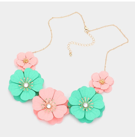 Bloom flower link necklace